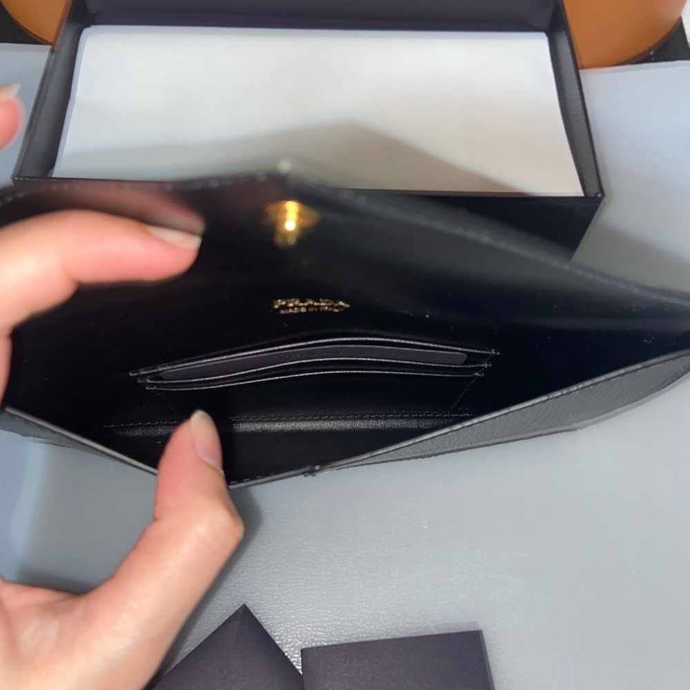 100% authentic BRAND NEW Prada envelope wallet - Picture 8 of 10